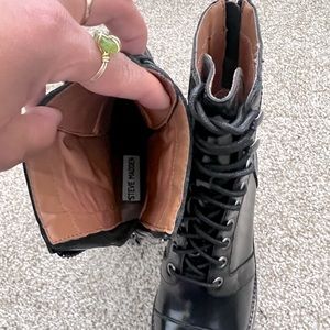 Never been worn Steve Madden boot.